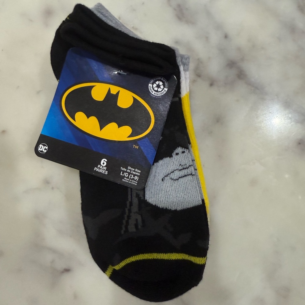 NWT Size Large Batman Boys Assorted Print 6 Pack No-Show Style Socks